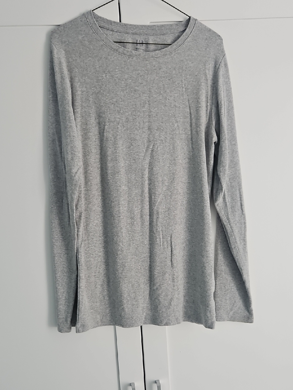 GAP Modern Tee Gray Long-Sleeve